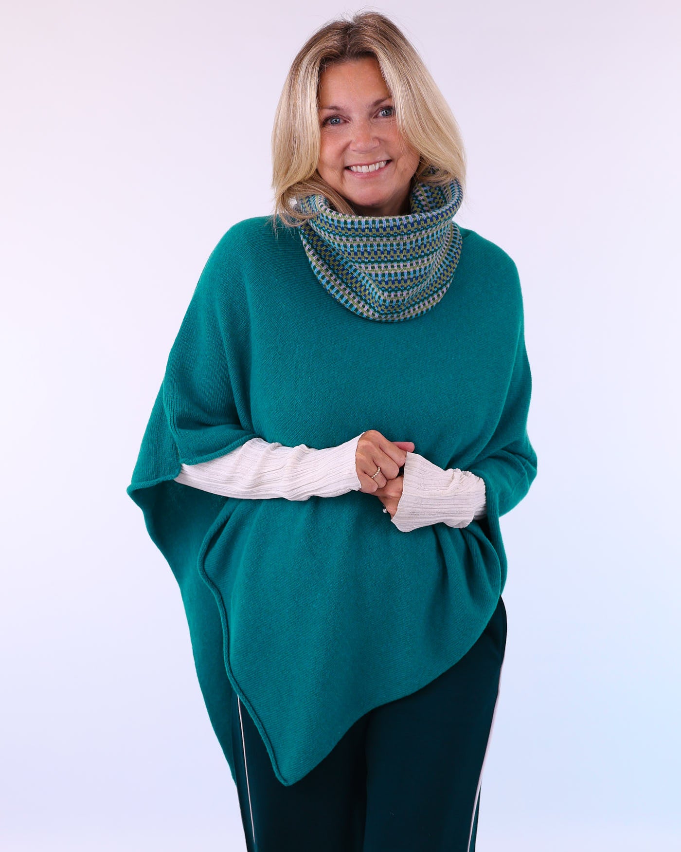 Cashmere Blend Geo Snood – Cadenza Italy