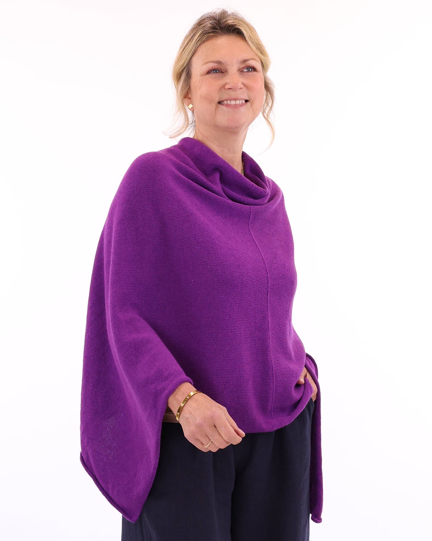 Women's cashmere blend poncho in ultraviolet purple, made in Italy