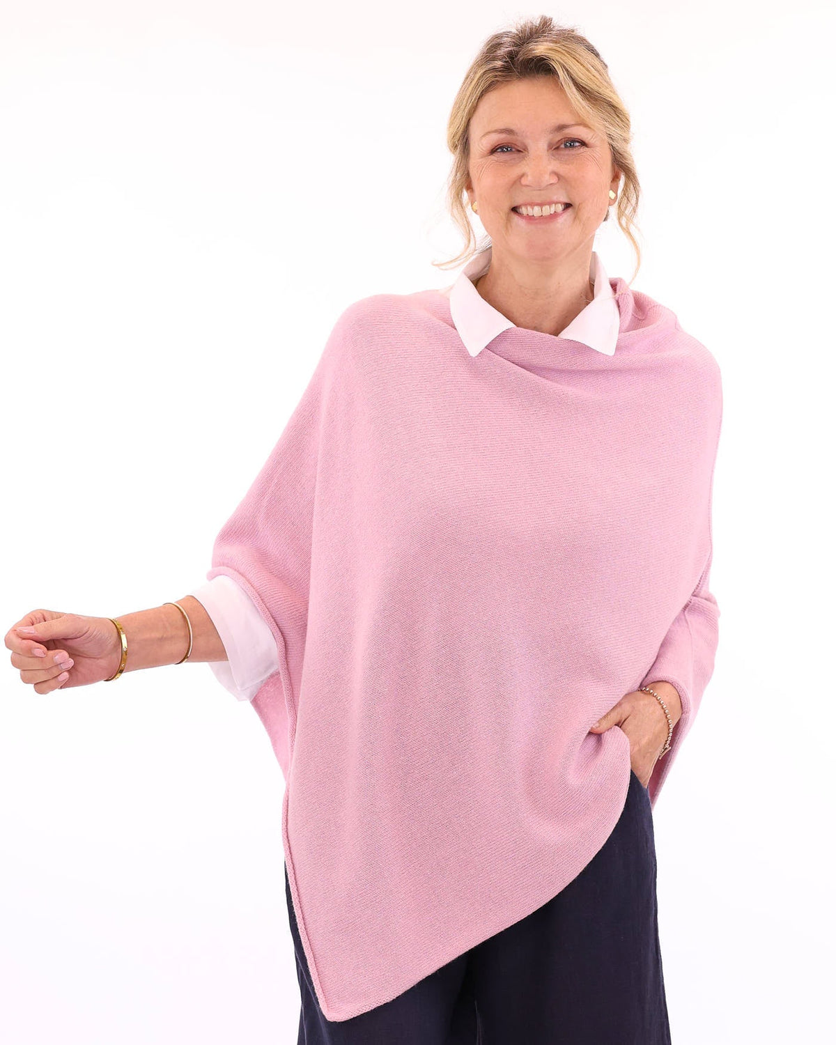 Women's cashmere blend poncho in vintage rose pink, made in Italy