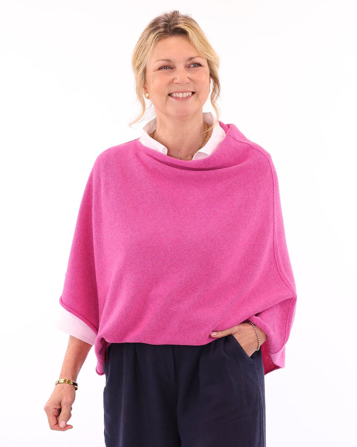Women's cashmere blend poncho in fuchsia pink, made in Italy