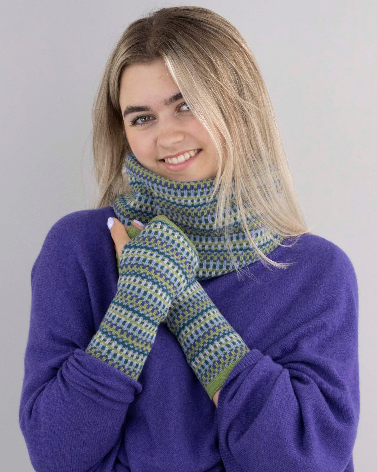 Cashmere Blend Geo Wrist Warmers