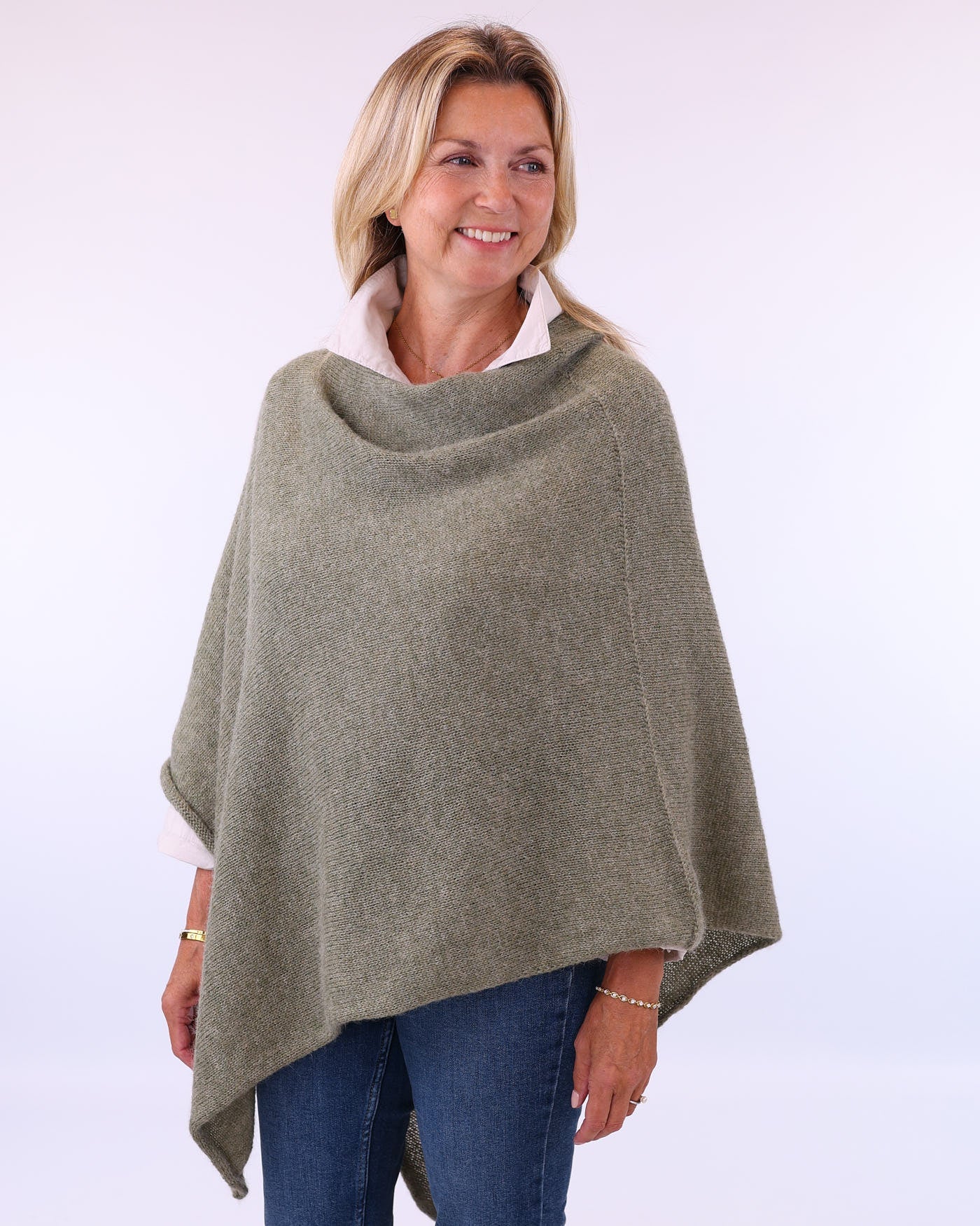 Women's Italian Alpaca Blend Poncho in Light green, made in Italy