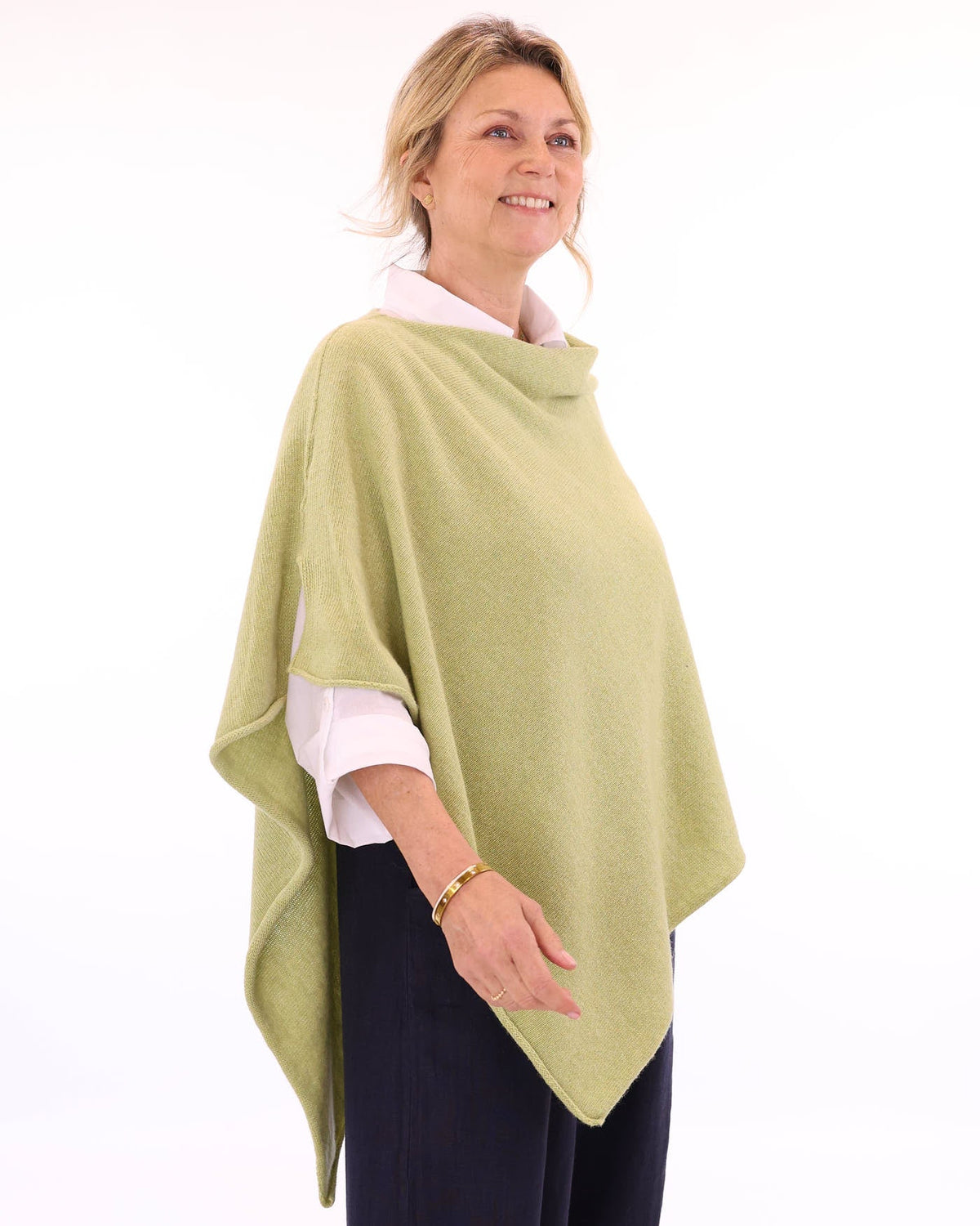 Women's cashmere blend poncho in pistachio green, made in Italy